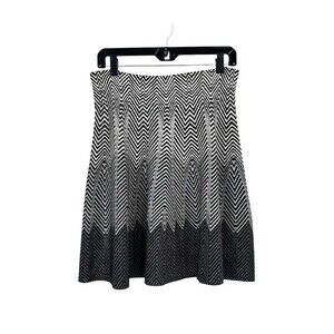 Opening Ceremony Women Sz S Knit Skirt Black White Zig Zag Chevron Fit Flare U2